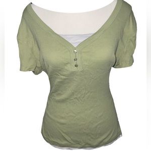 Cute green top with buttons and built in white shirt 💚🌿✨🎧